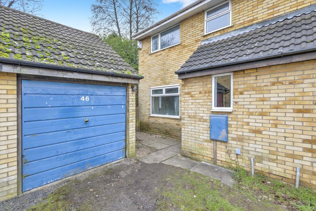 Main image of property: Piccadilly Close, Northampton, Northamptonshire, NN4