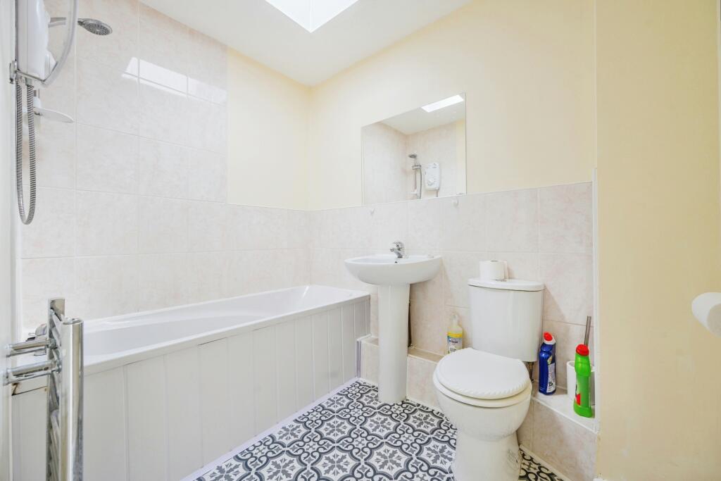 Additional property image - Balfour, Tamworth, Staffordshire, B79