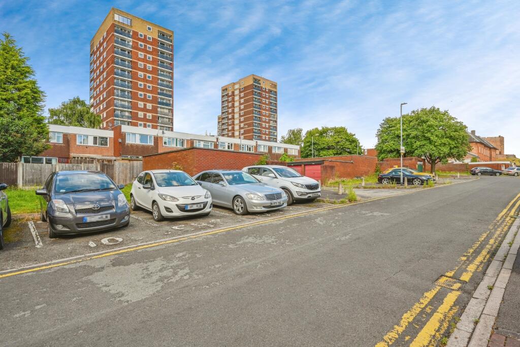 Additional property image - Balfour, Tamworth, Staffordshire, B79
