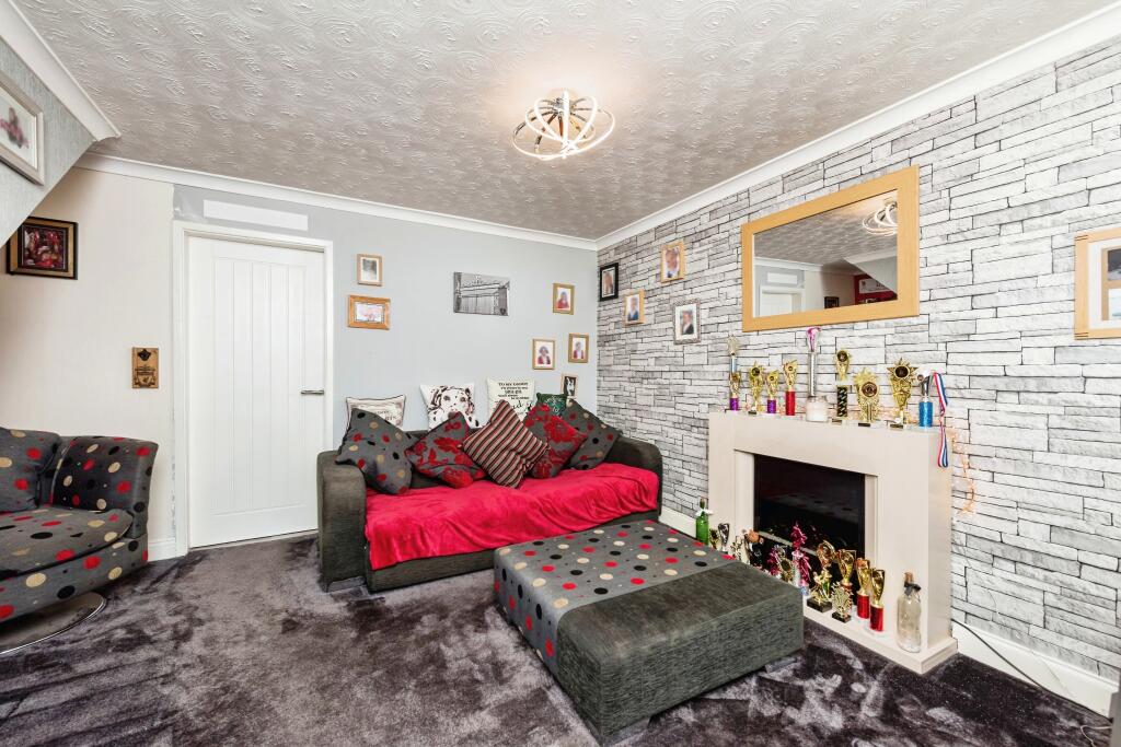 Additional property image - Grassholme, Wilnecote, Tamworth, Staffordshire, B77