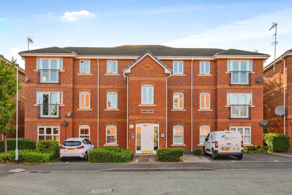 2 bedroom flat for sale in Meander Close, Wilnecote, Tamworth