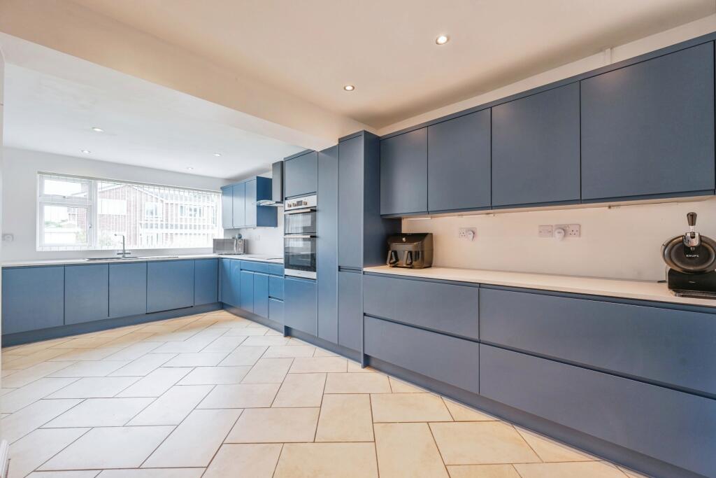 Additional property image - Cromwell Road, Tamworth, Staffordshire, B79