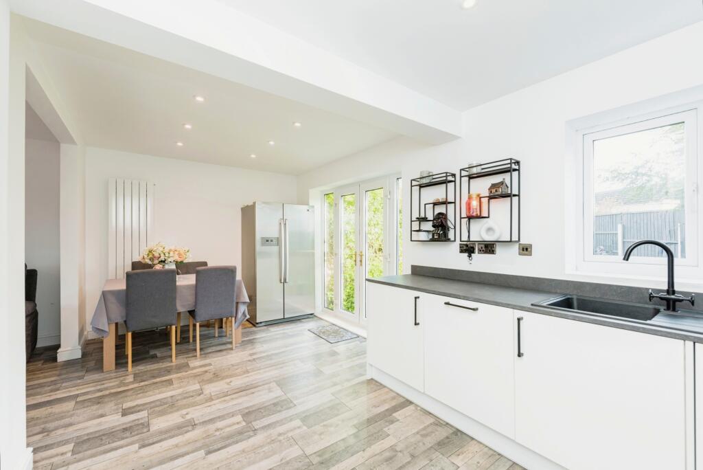 Additional property image - Greenhill Close, Dosthill, Tamworth, Staffordshire, B77