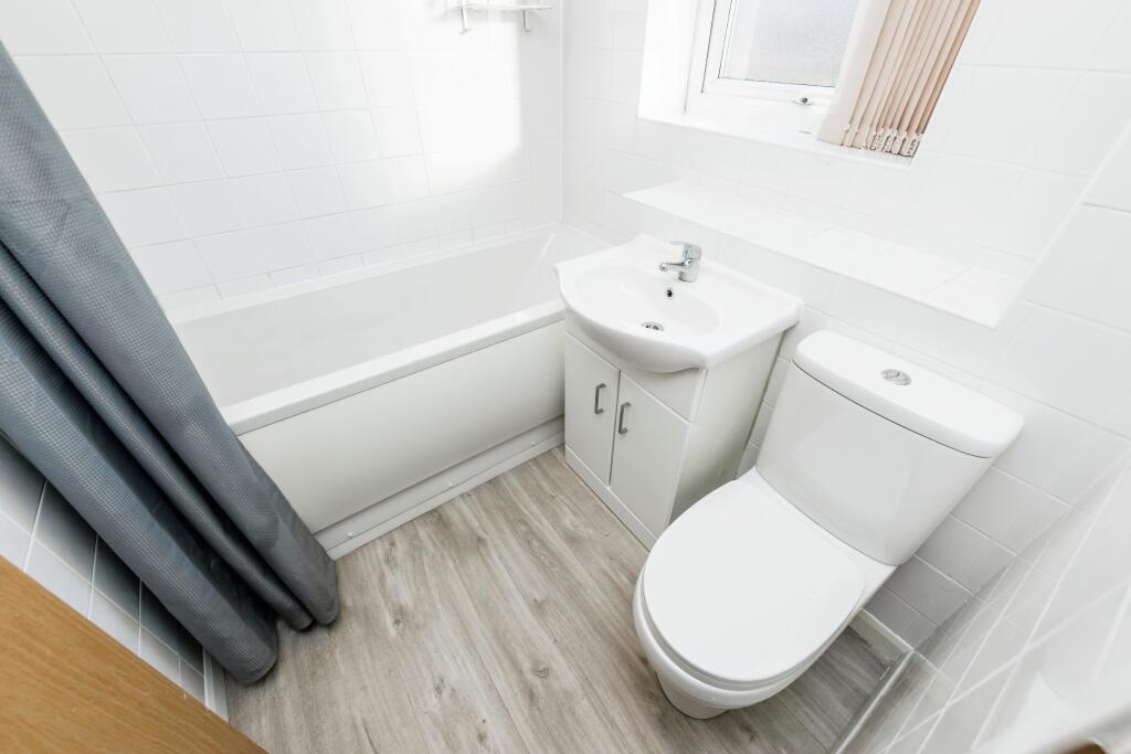 Additional property image - Lawrence Court, Tamworth, Staffordshire, B79
