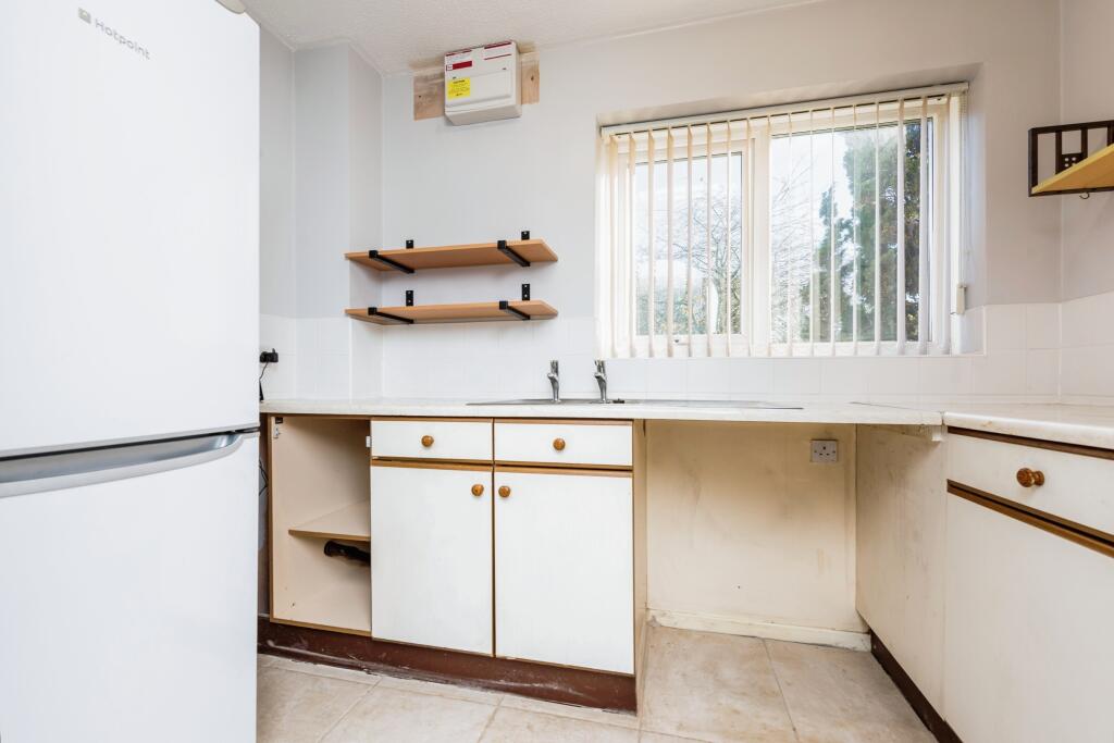 Additional property image - Lawrence Court, Tamworth, Staffordshire, B79