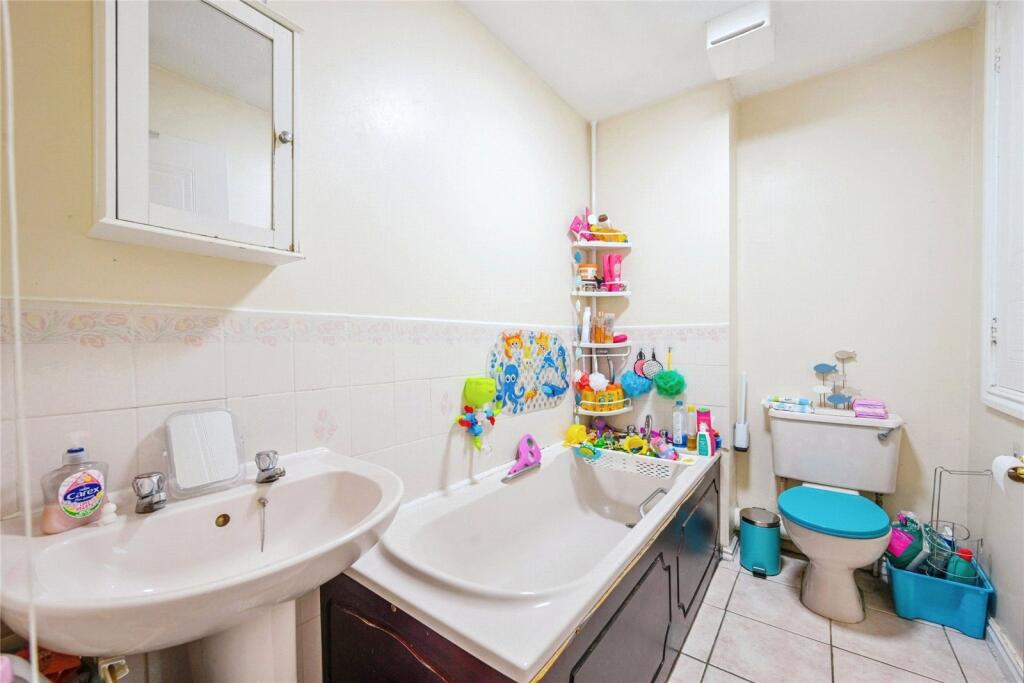Additional property image - Maple Rise, Tamworth, Staffordshire, B77