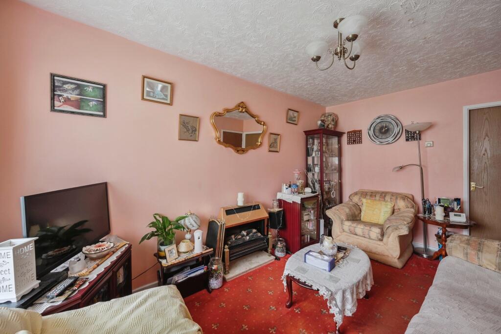 Additional property image - Birchwood Avenue, Dordon, Tamworth, Warwickshire, B78