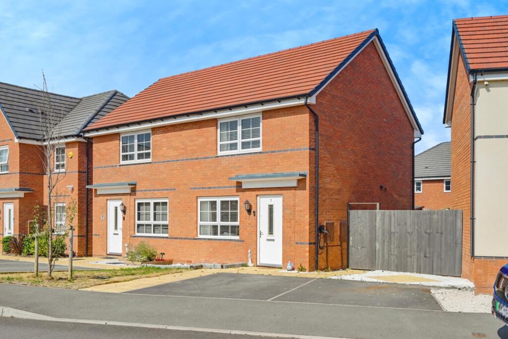 Main image of property: Longbourn Crescent, Tamworth, Staffordshire, B78