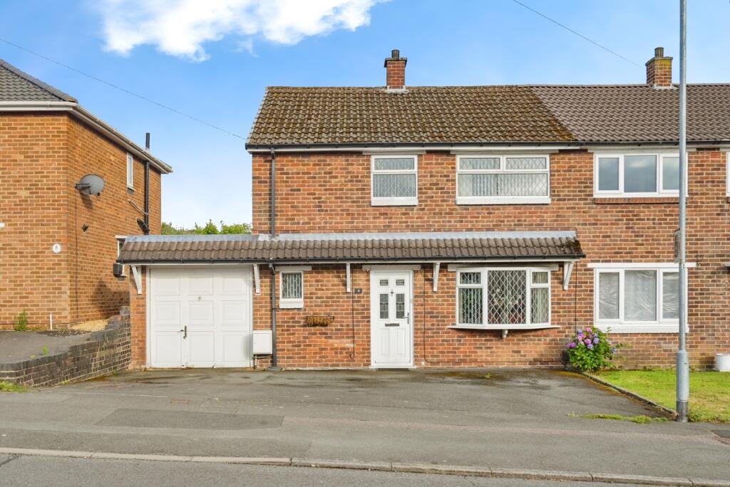 Main image of property: Chestnut Avenue, Tamworth, Staffordshire, B79