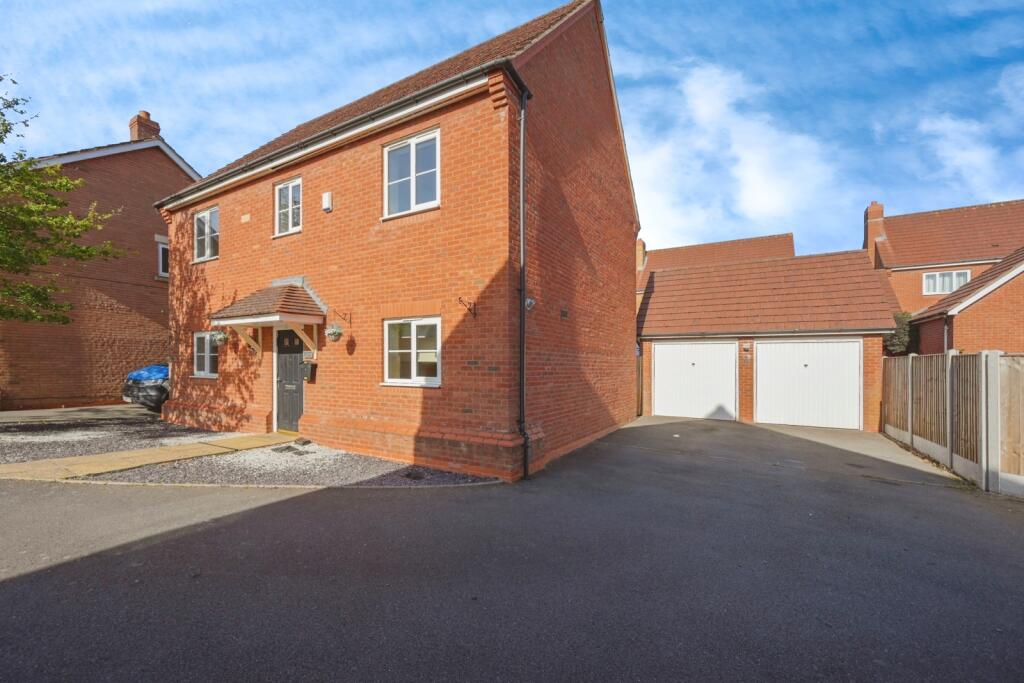 Main image of property: Boulder Close, Wilnecote, Tamworth, Staffordshire, B77