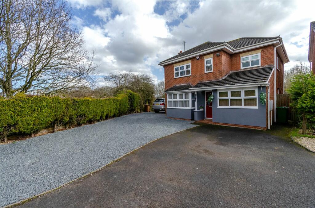 4 bedroom house for sale in Fairburn Crescent, Pelsall, Walsall, WS3