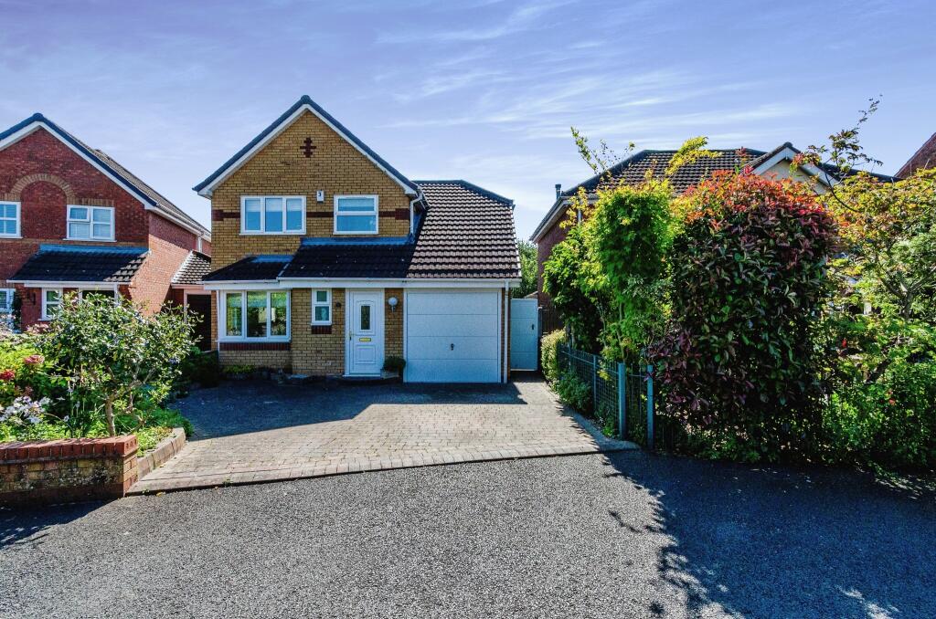 3 bedroom detached house for sale in Larkspur Way, Clayhanger, Walsall