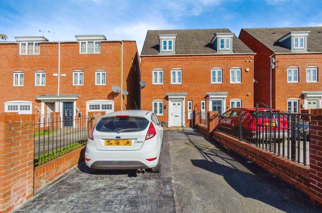 Main image of property: Deans Gate, Willenhall, West Midlands, WV13