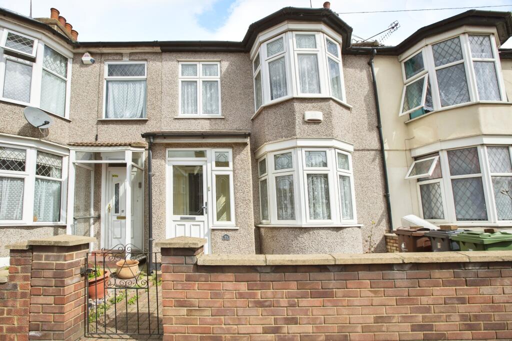 3 bedroom terraced house for sale in Movers Lane, Barking, IG11