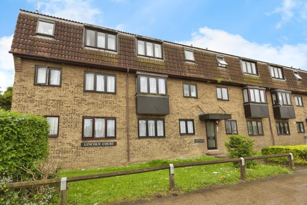Main image of property: Lincoln Court, 634-658 Eastern Avenue, Ilford, IG2