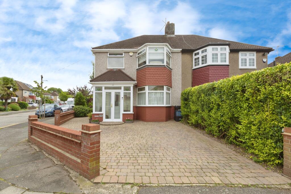 Main image of property: Felstead Avenue, Ilford, IG5