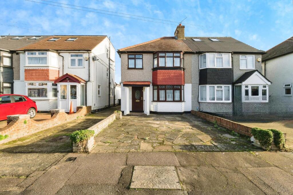 Main image of property: Naseby Road, Ilford, IG5