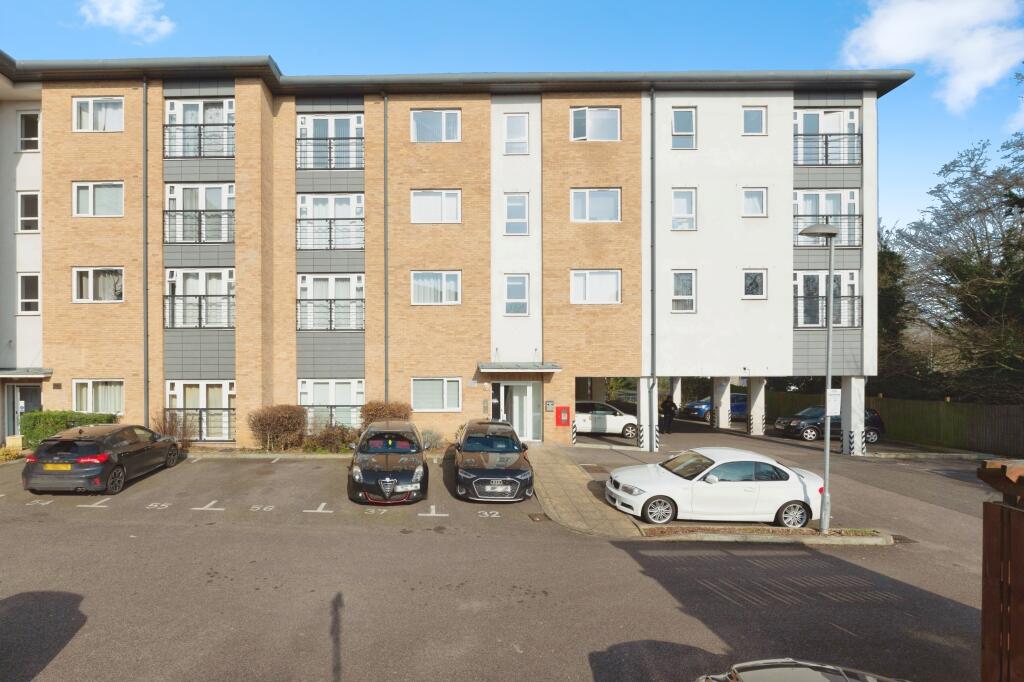 Main image of property: Southernhay Close, BASILDON, Essex, SS14