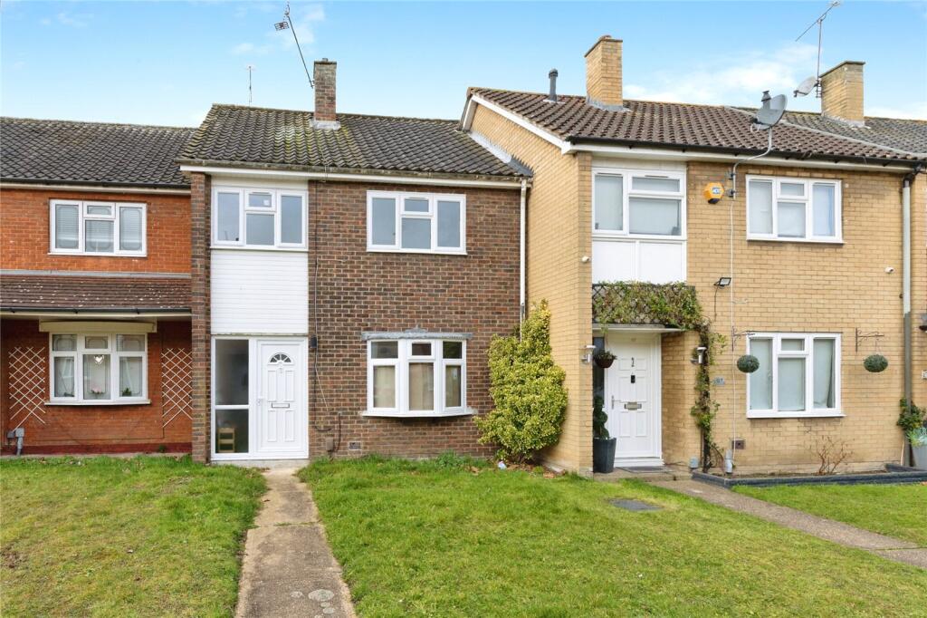 Main image of property: Long Lynderswood, Basildon, Essex, SS15