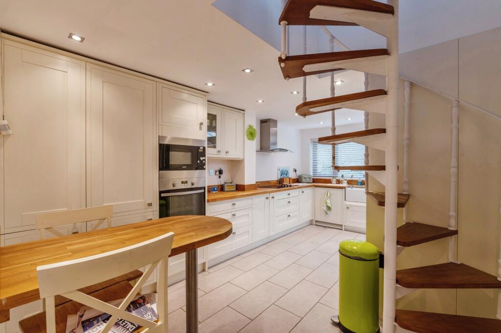 Additional property image - Stock Road, Billericay, Essex, CM12
