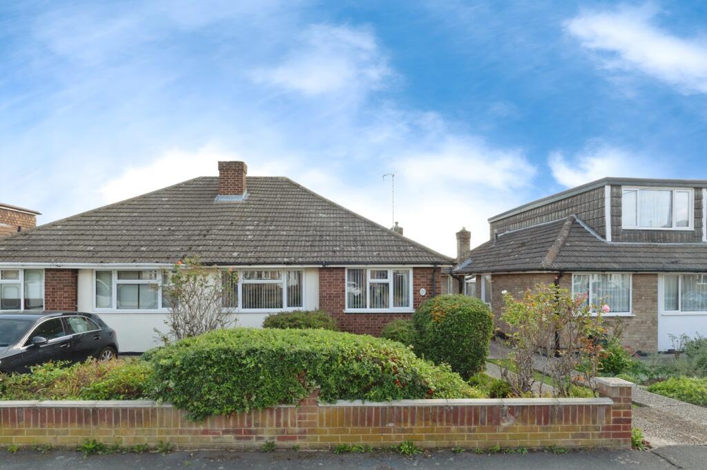 Main image of property: Longfield Road, Wickford, Essex, SS11