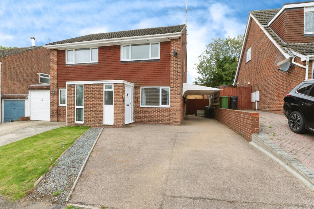 Main image of property: Stonechat Road, Billericay, Essex, CM11