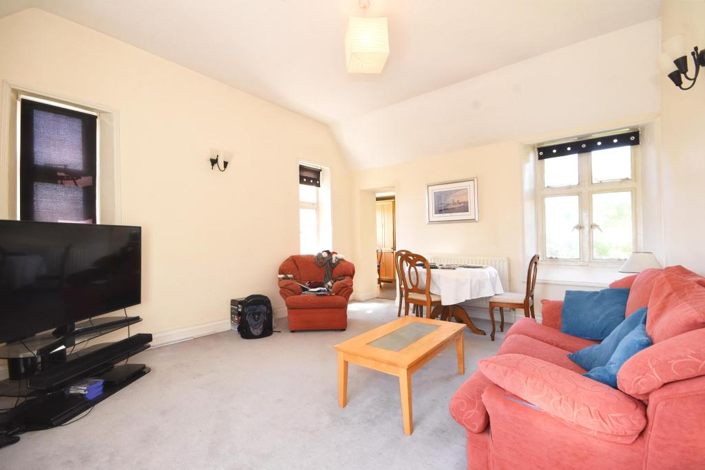 2 bedroom flat for sale in Grey Lady Place, Billericay, CM11