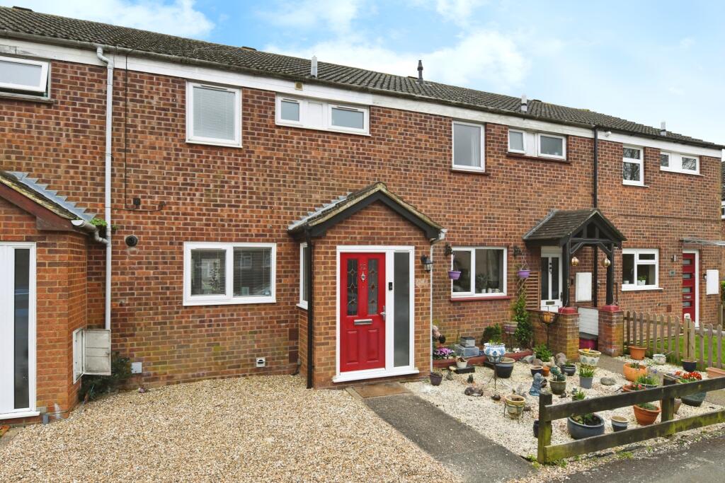 3 bedroom terraced house for sale in Greenshaw, Brentwood, Essex, CM14