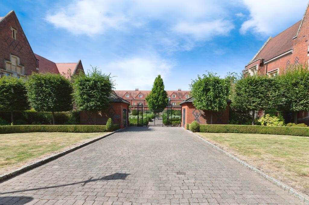 Additional property image - The Galleries, Warley, Brentwood, Essex, CM14