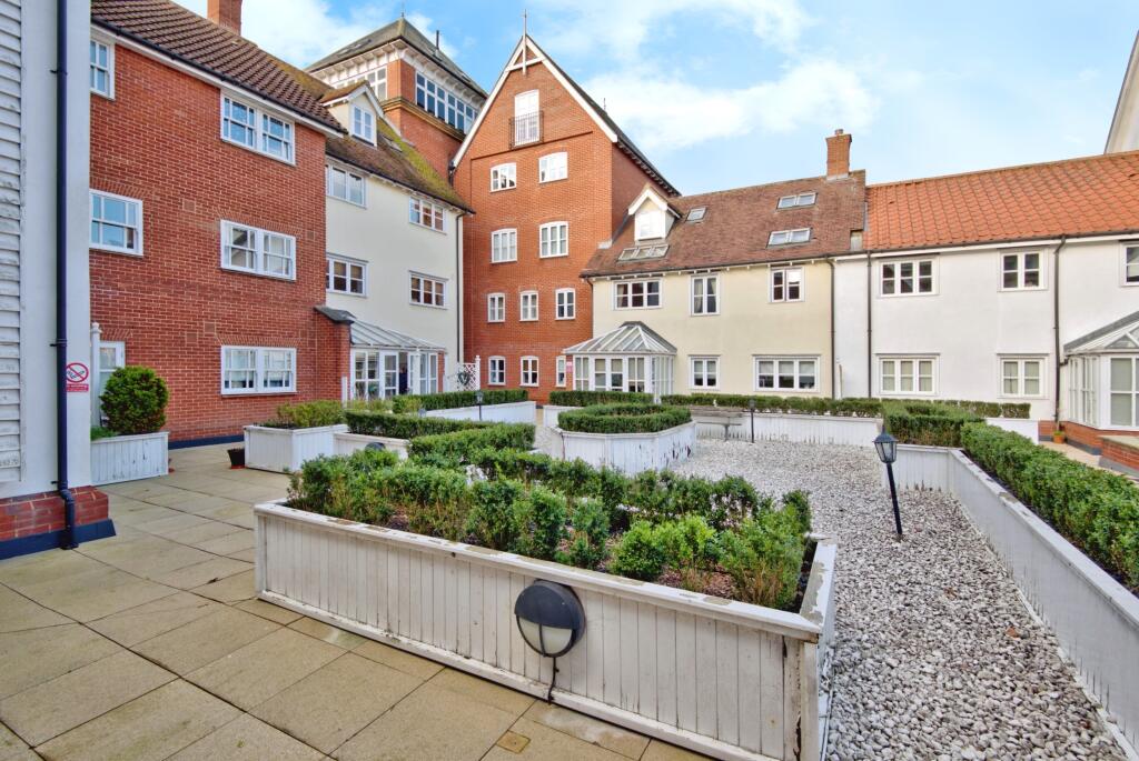 Additional property image - Hart Street, Brentwood, Essex, CM14