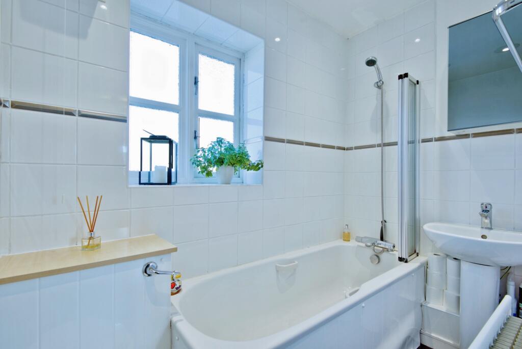 Additional property image - Hart Street, Brentwood, Essex, CM14