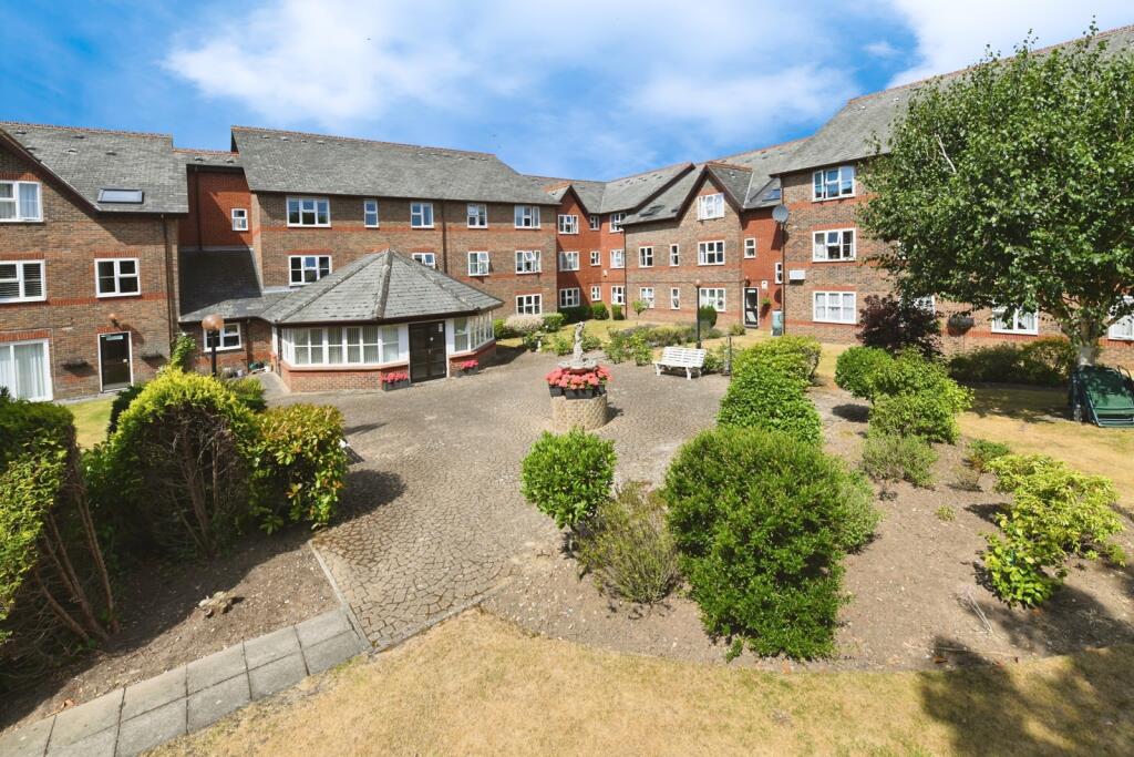 Main image of property: Eastfield Road, Brentwood, Essex, CM14