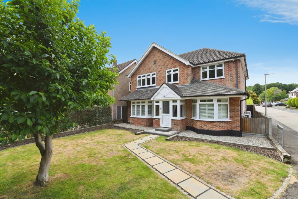 Main image of property: Hartswood Road, Warley, Brentwood, Essex, CM14