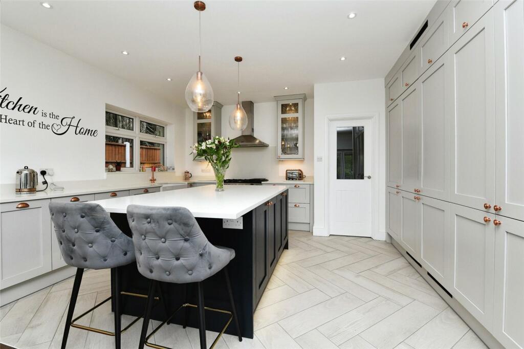 3 bedroom bungalow for sale in Hawk Hill, Battlesbridge, Wickford, Essex, SS11