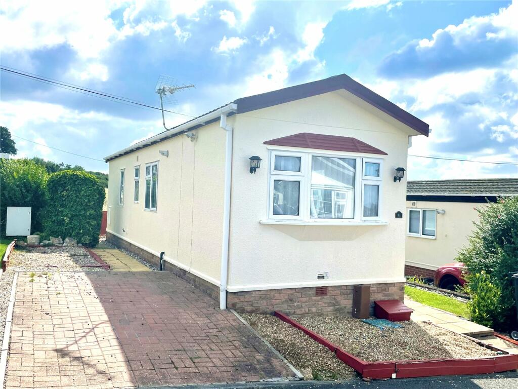 1 bedroom mobile home for sale in East Avenue, Althorne, Chelmsford