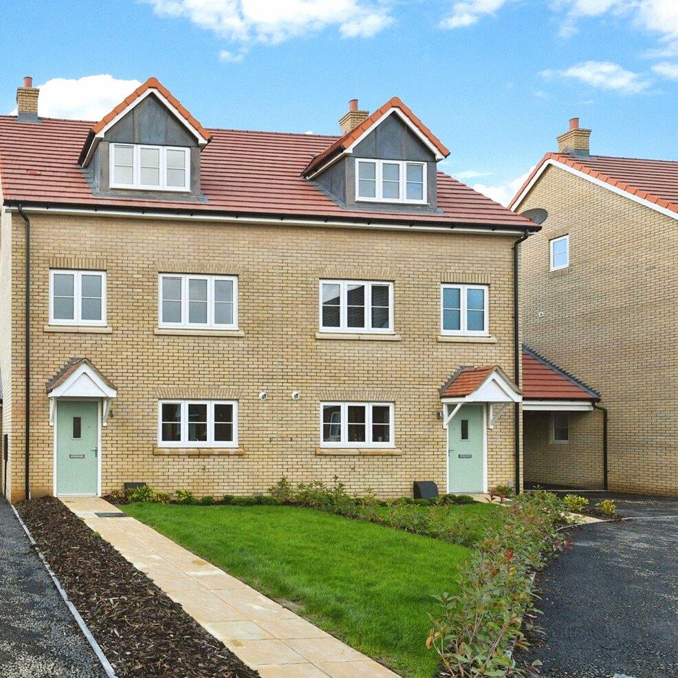 4 bedroom semidetached house for sale in Brookfield Park, Southminster