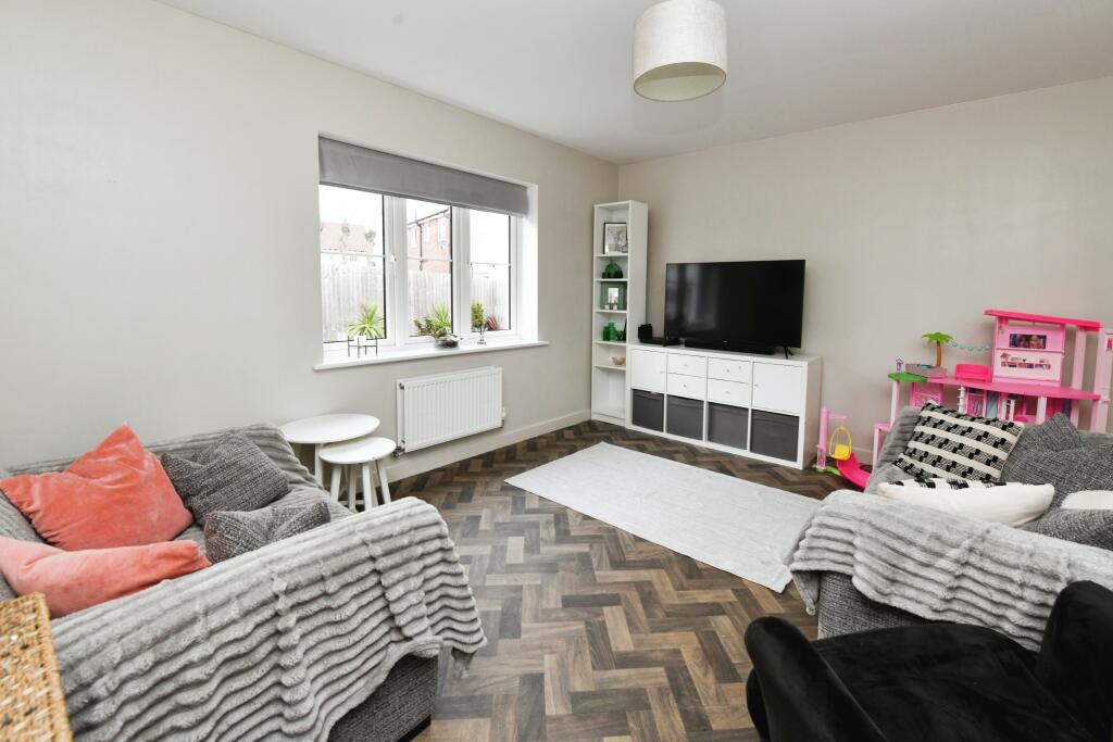 Additional property image - Pond View, Burnham-on-Crouch, Essex, CM0