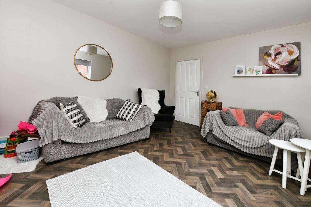 Additional property image - Pond View, Burnham-on-Crouch, Essex, CM0