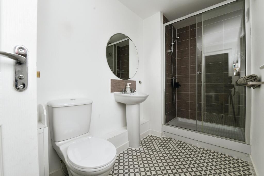 Additional property image - Pond View, Burnham-on-Crouch, Essex, CM0