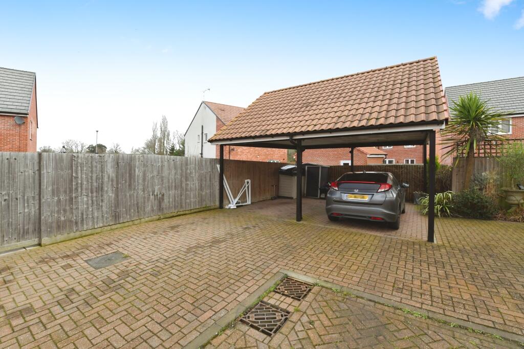 Additional property image - Pond View, Burnham-on-Crouch, Essex, CM0