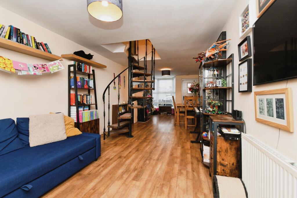 Additional property image - Queens Road, BURNHAM-ON-CROUCH, Essex, CM0