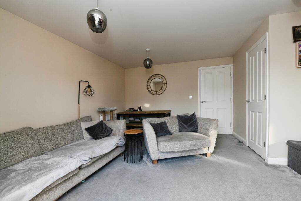 Additional property image - Fitzwilliam Road, BURNHAM-ON-CROUCH, Essex, CM0