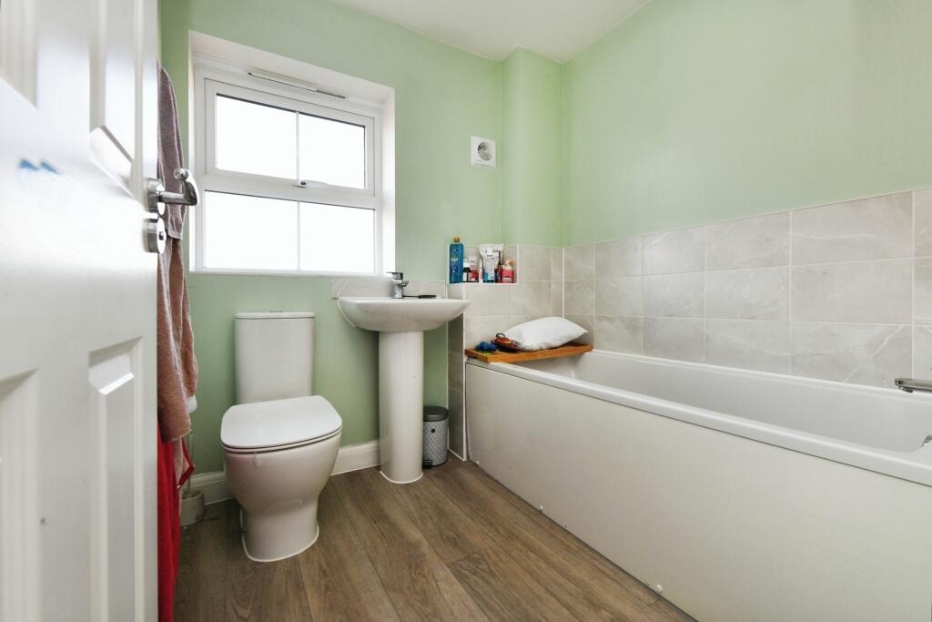 Additional property image - Fitzwilliam Road, BURNHAM-ON-CROUCH, Essex, CM0