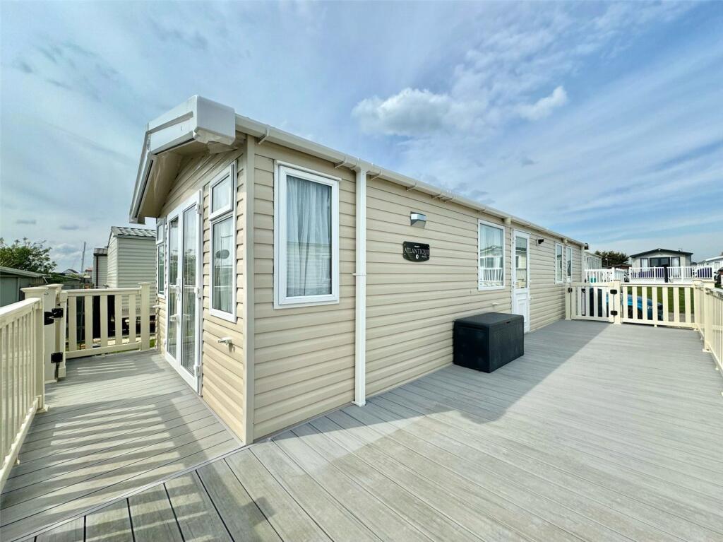 Main image of property: Sea End Boat House, Burnham-on-Crouch, Essex, CM0