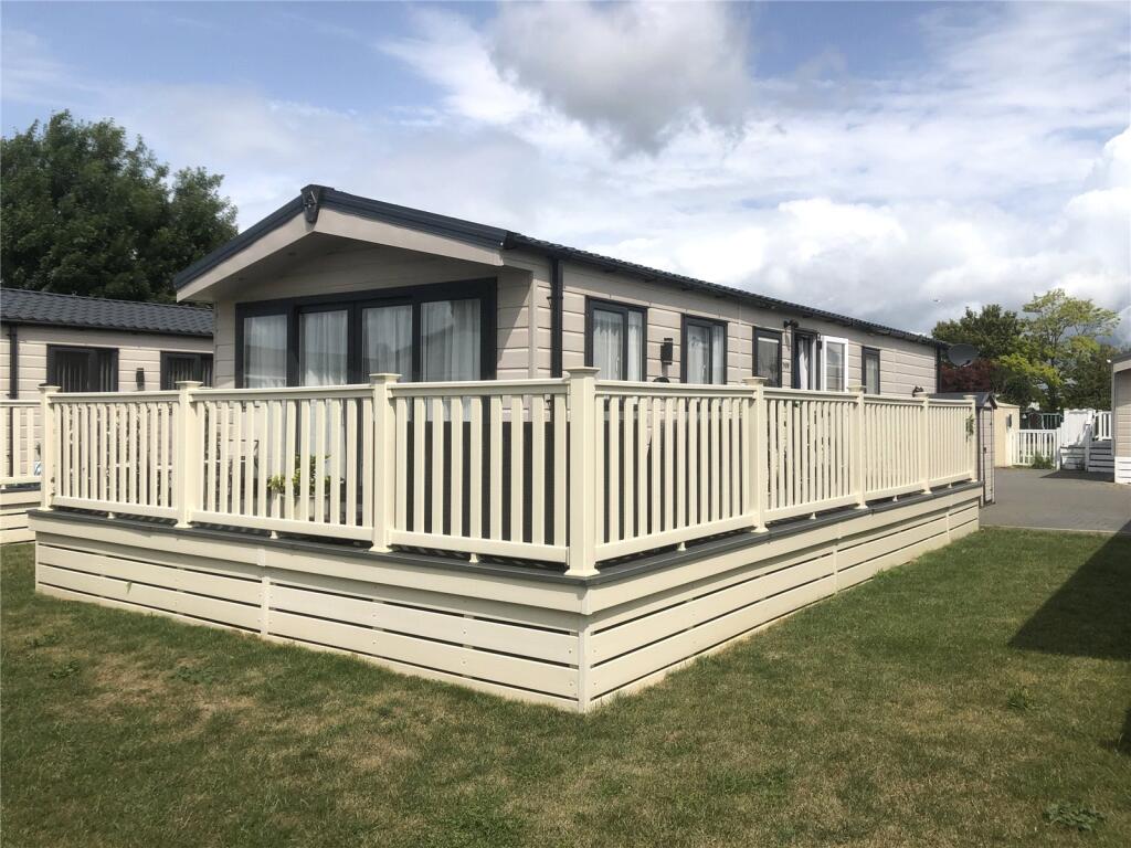 Main image of property: Sea End Boat House, Burnham-on-Crouch, Essex, CM0