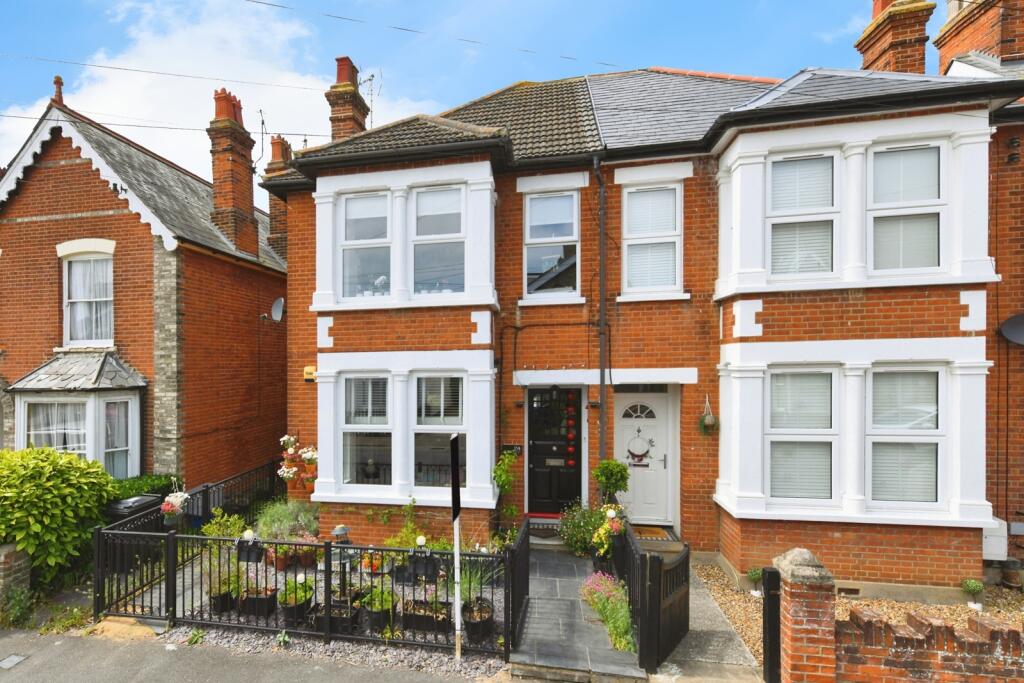 Main image of property: Mildmay Road, Burnham-on-Crouch, Essex, CM0