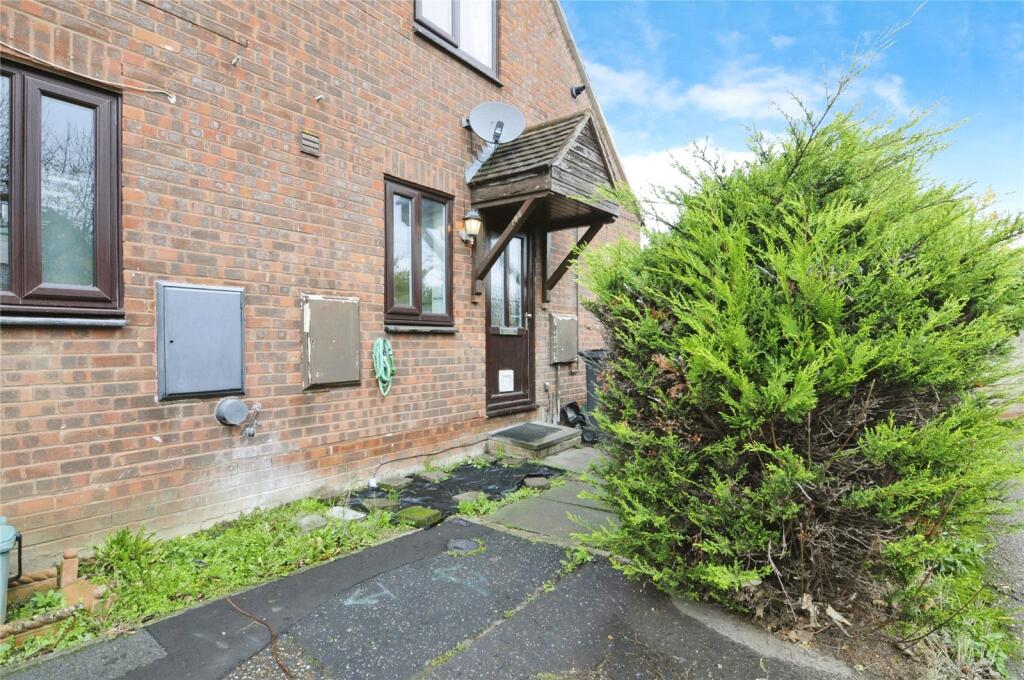 Main image of property: Hallowell Down, South Woodham Ferrers, Chelmsford, Essex, CM3