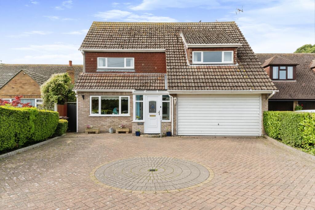 4 bedroom detached house for sale in Jaywick Lane, ClactononSea
