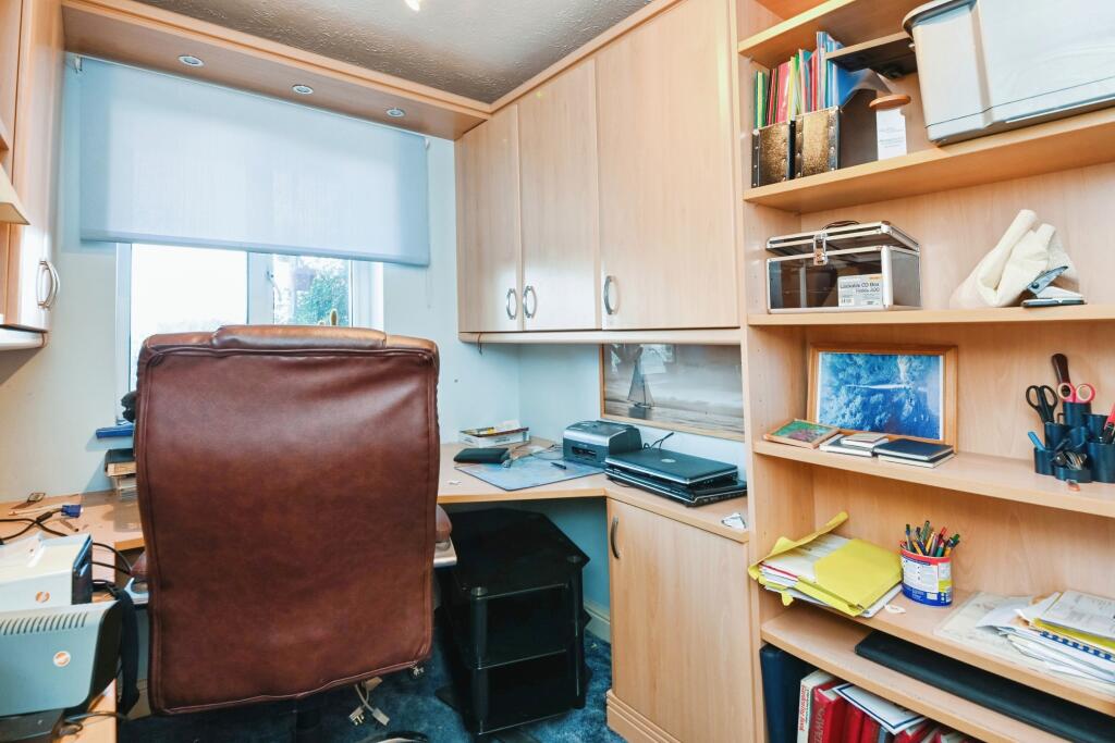 Additional property image - Hastings Avenue, Clacton-on-Sea, Essex, CO15
