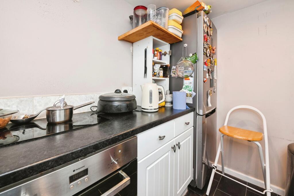 Additional property image - Camellia Crescent, Clacton-on-Sea, Essex, CO16